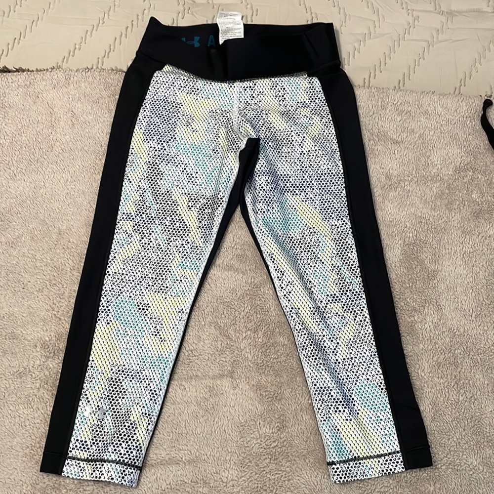 UA Cropped Leggings, Medium Multi-Colored and Black